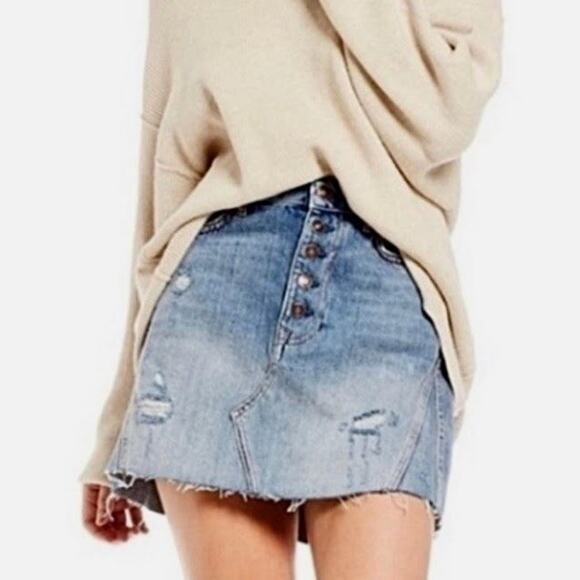 We The Free Denim Aline Mini Skirt Size 28 Button Front Distressed Frayed Hem - Picture 3 of 10